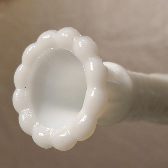 Vintage Milk Glass Bud Vase Quilted Diamond Pattern - Picture 5 of 8